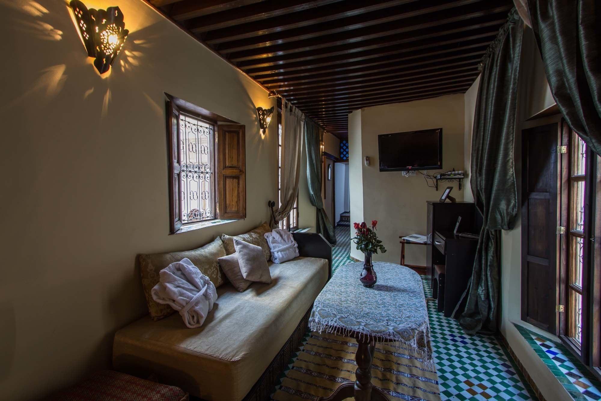 Riad Les Remparts De Fès Exteriör bild