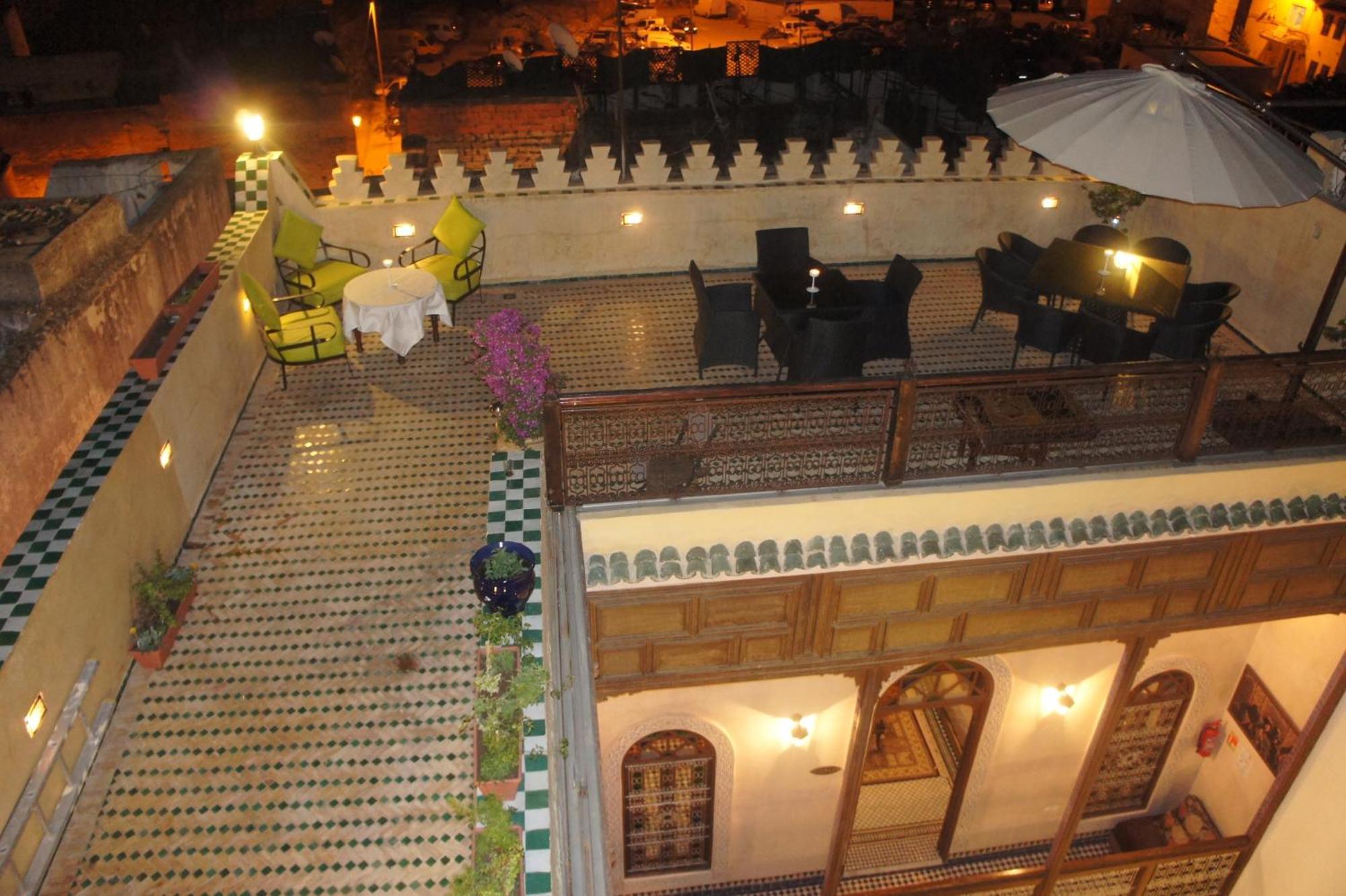 Riad Les Remparts De Fès Exteriör bild