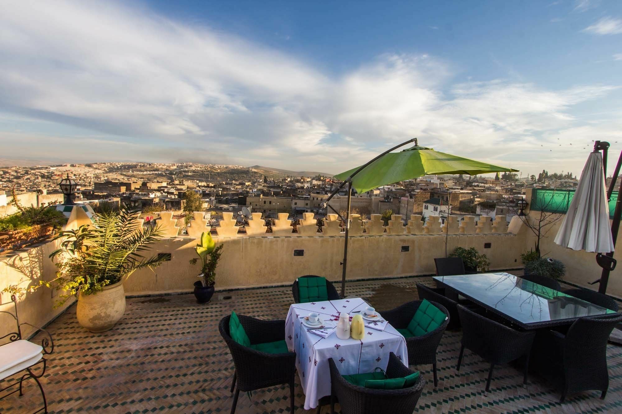 Riad Les Remparts De Fès Exteriör bild